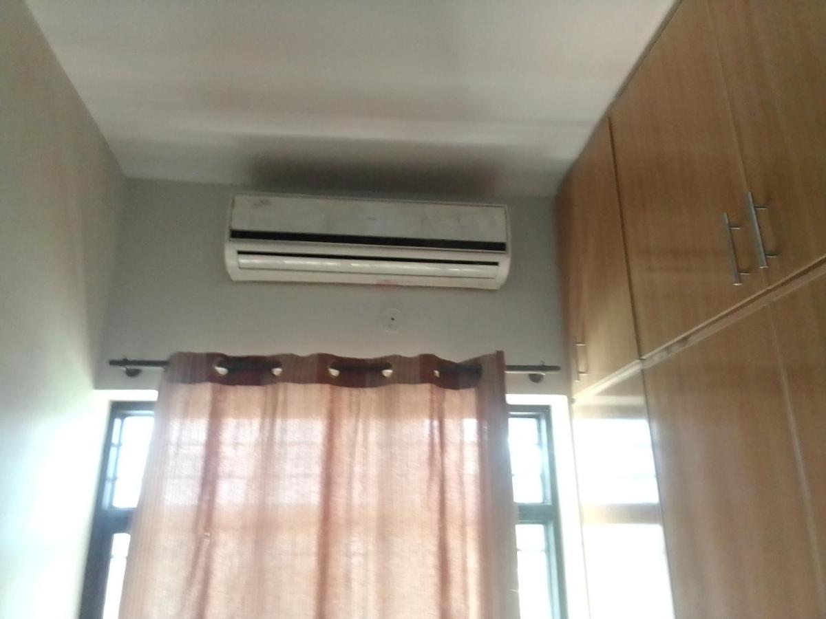 Newly Renovated Guesthouse 伊斯兰堡 外观 照片
